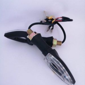 direc led flecha color NA646 negro/lente blanco
